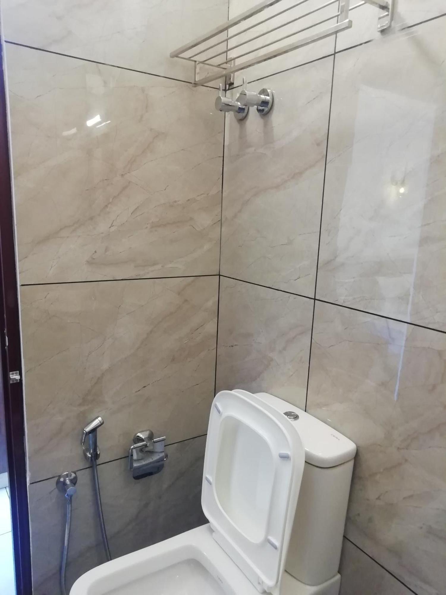 Paul Residency Hotell Nedumbassery Exteriör bild