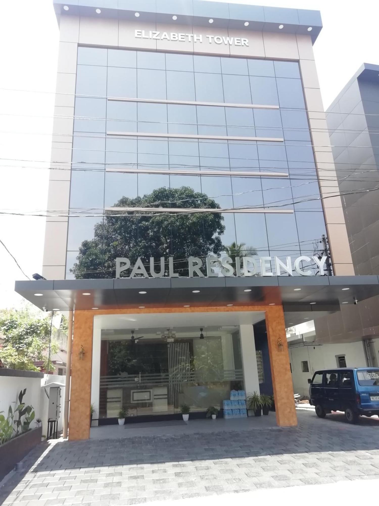 Paul Residency Hotell Nedumbassery Exteriör bild