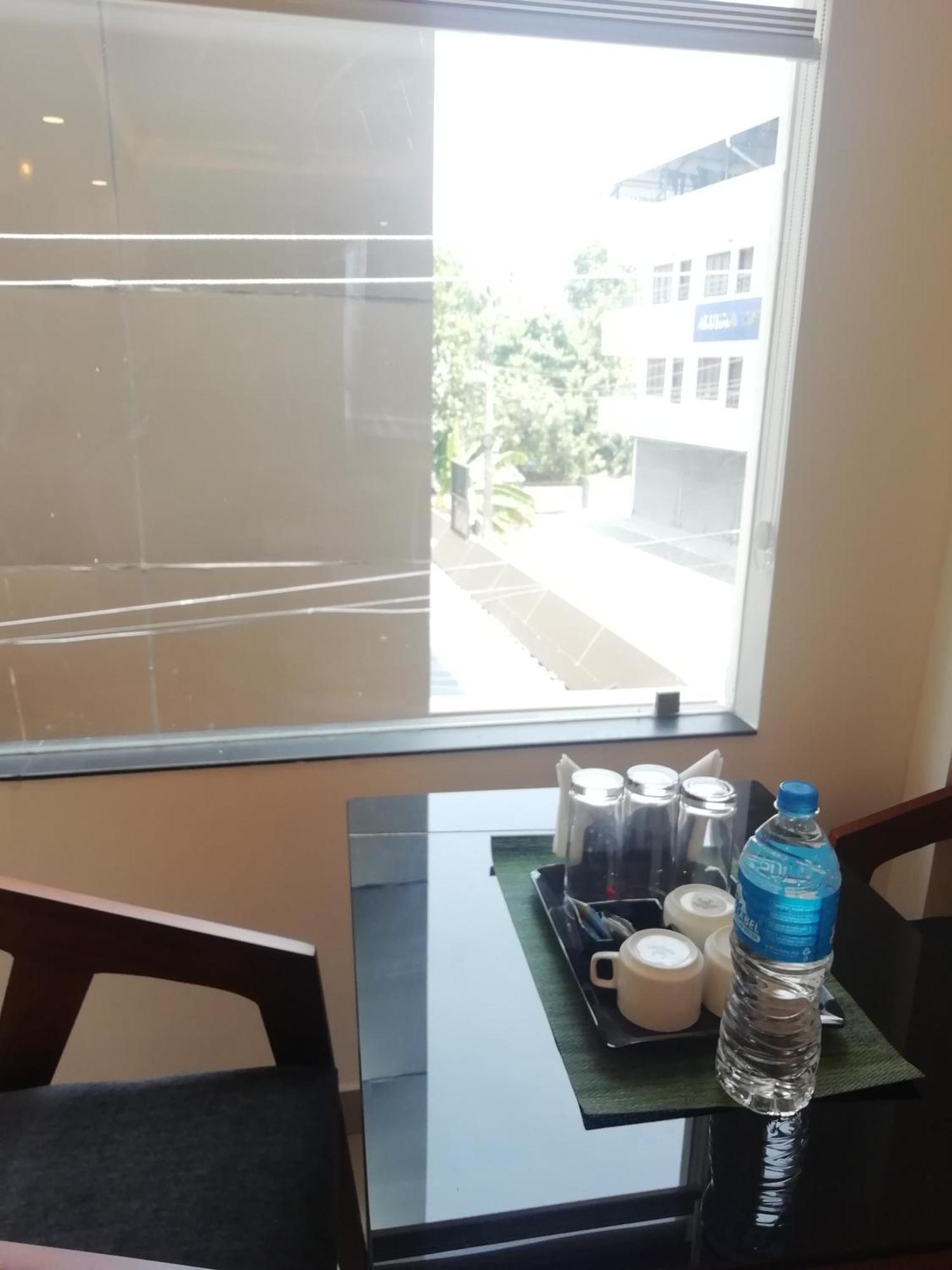 Paul Residency Hotell Nedumbassery Exteriör bild
